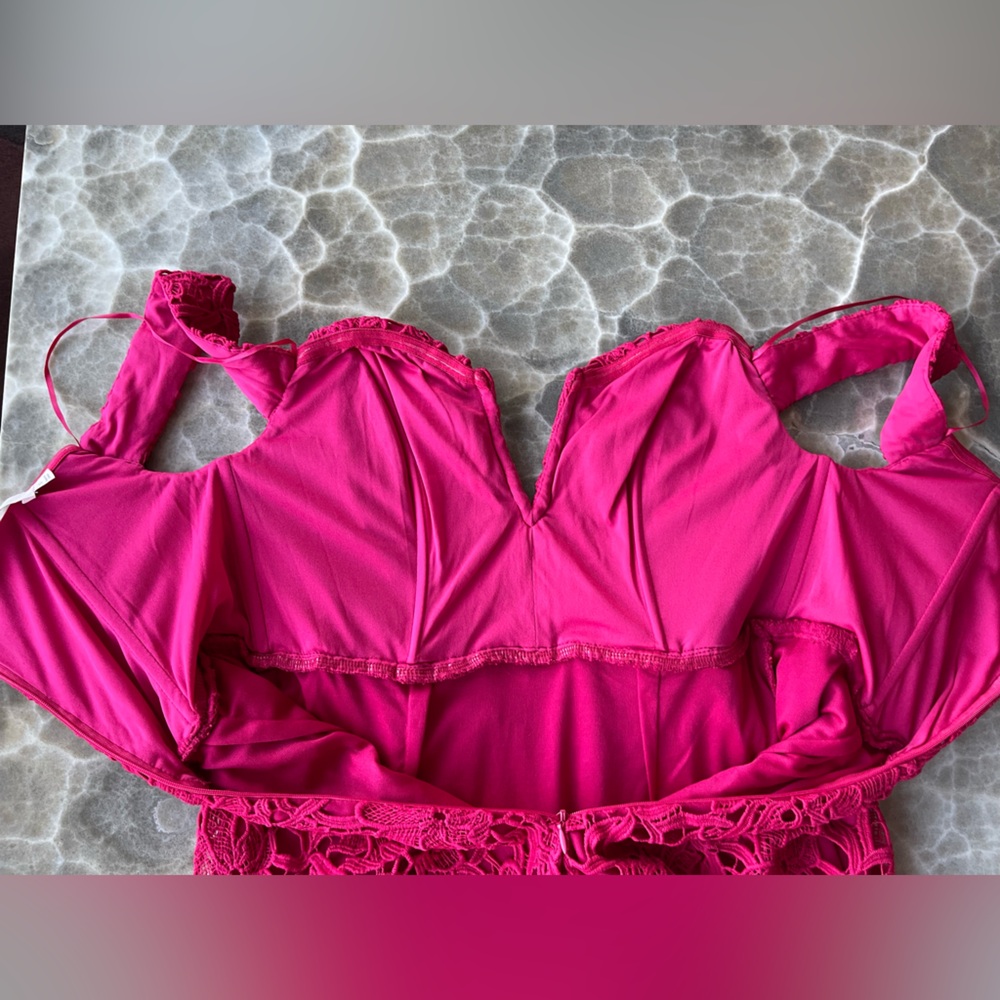ASTR Strapless Lace dress with a built in corset, pink, Size S